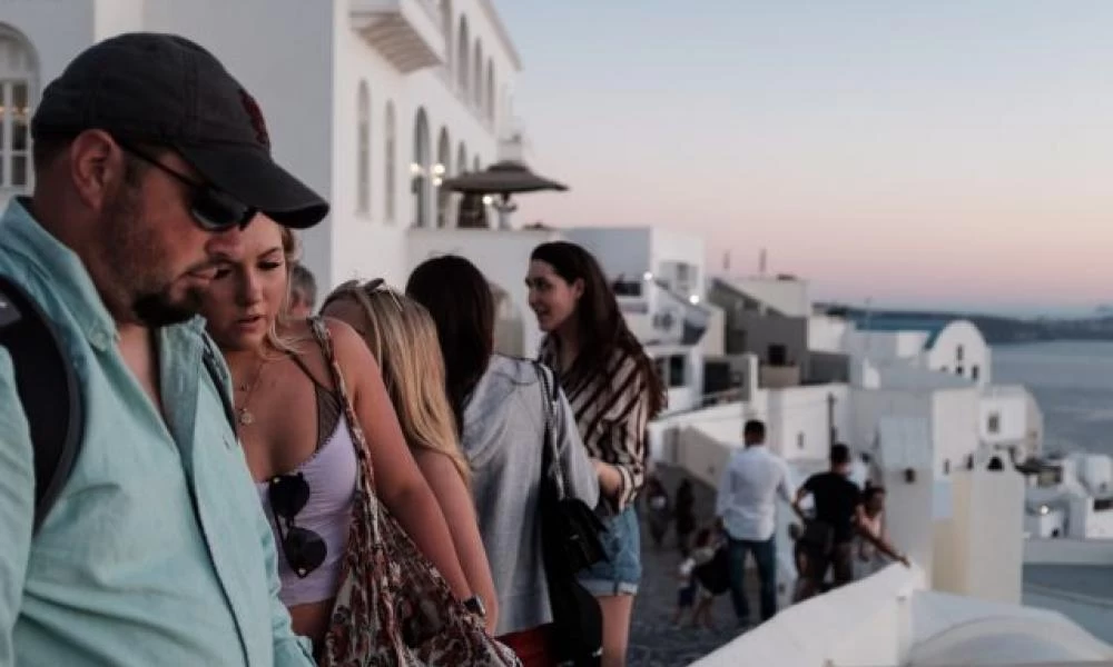 Κορονοϊός: Στο «κόκκινο» για τα… «πορτοκαλί» νησιά – «Κληρώνει» για Μύκονο